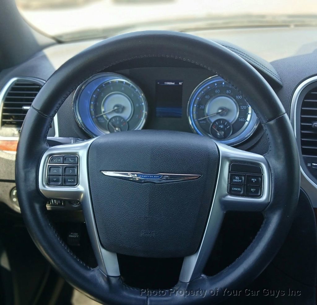 Used 2013 Chrysler 300 image 20