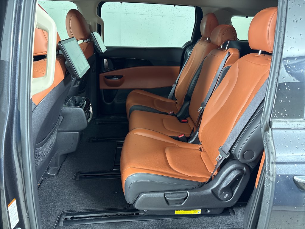 Used 2024 Kia Carnival SX FWD image 31