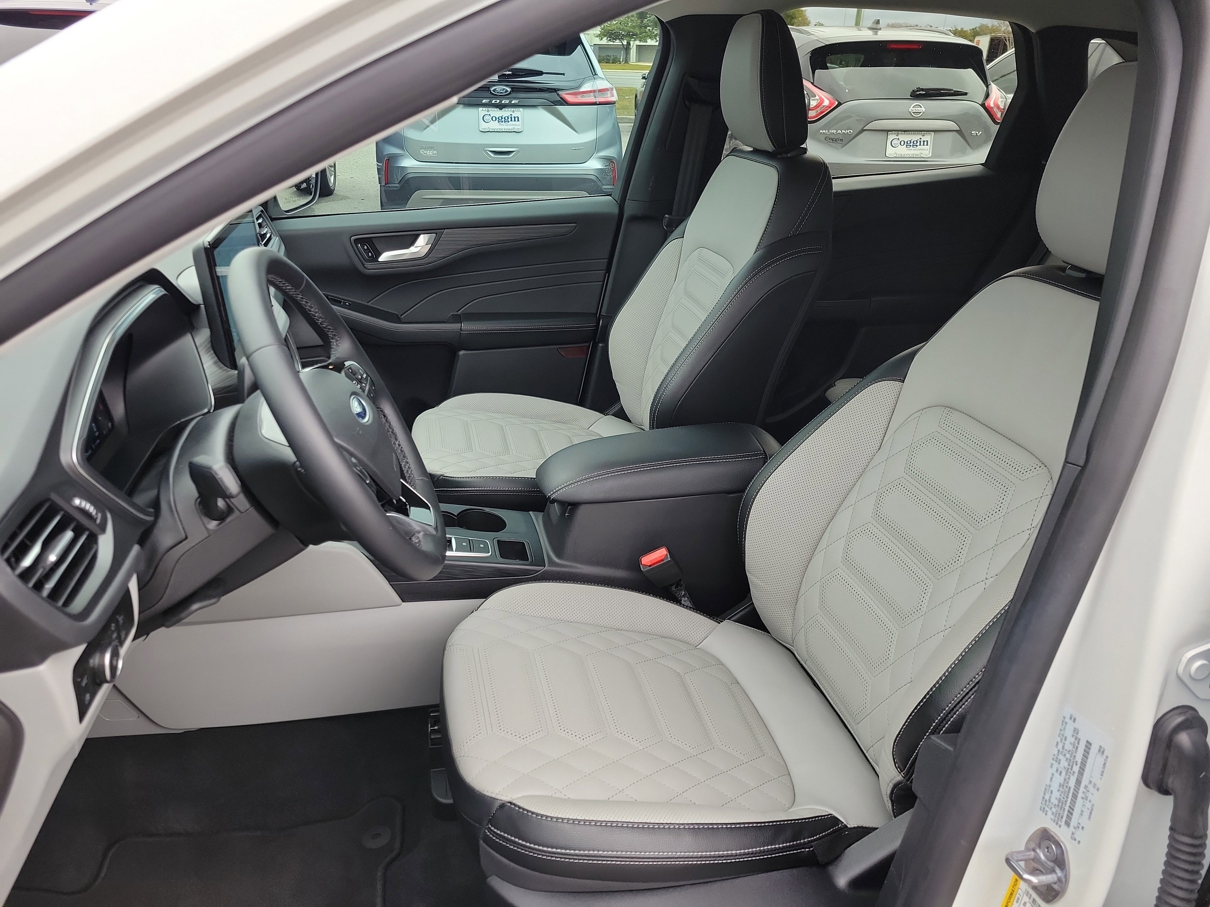 Used 2024 Ford Escape SE w/ PHEV Premium Package image 8