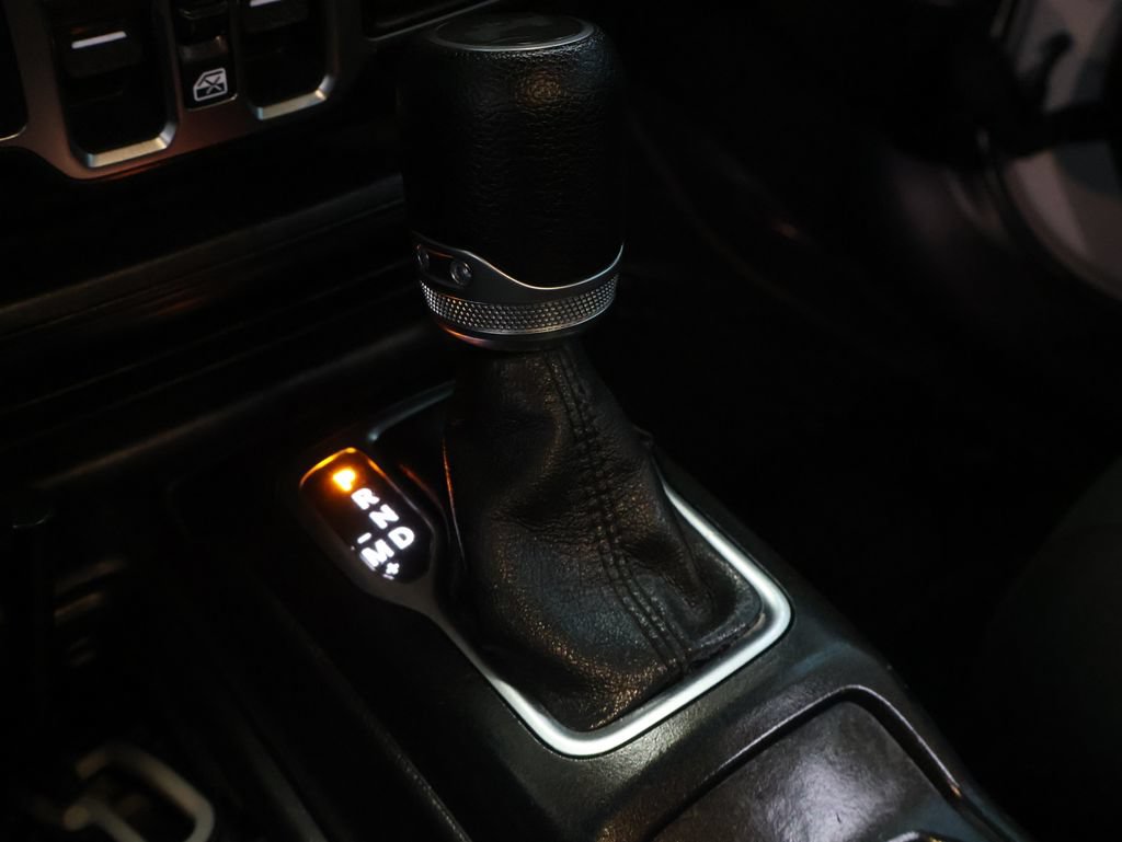 Used 2021 Jeep Wrangler Unlimited Sport AWD/4WD image 26