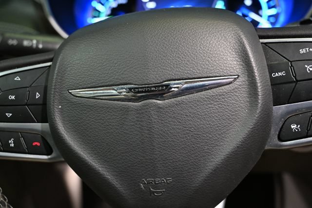 Used 2023 Chrysler Pacifica Limited FWD image 38