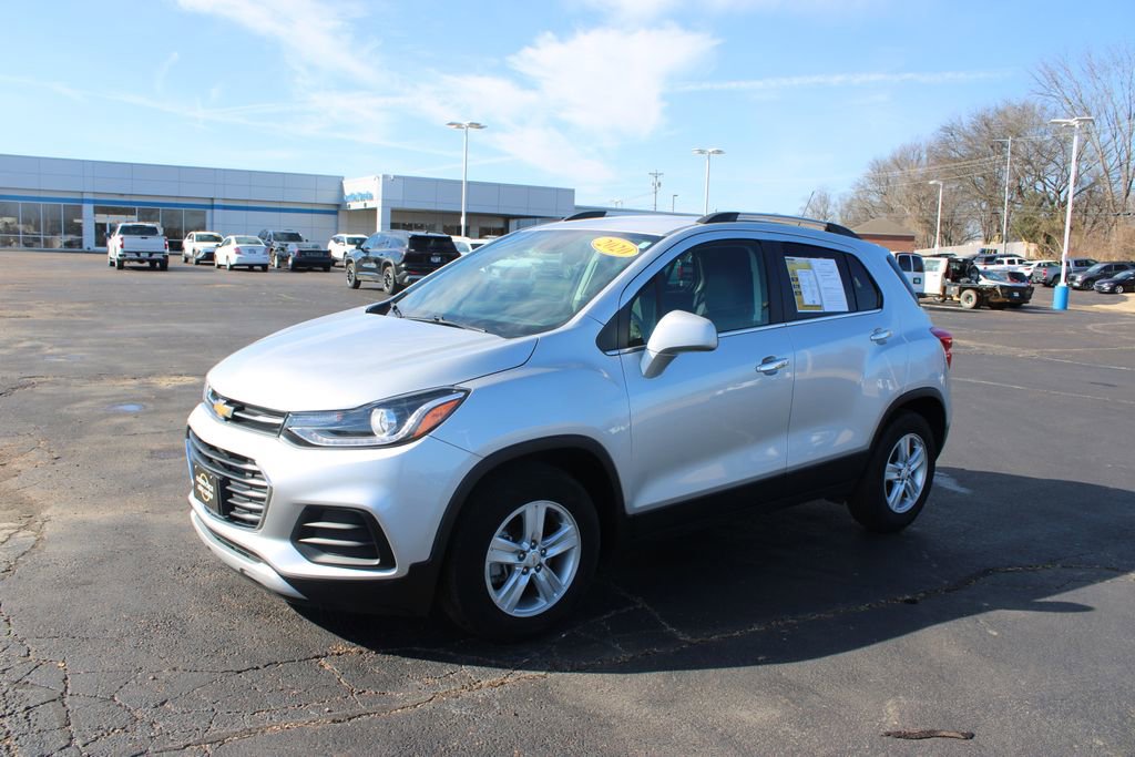 Used 2020 Chevrolet Trax LT w/ LT Convenience Package image 46