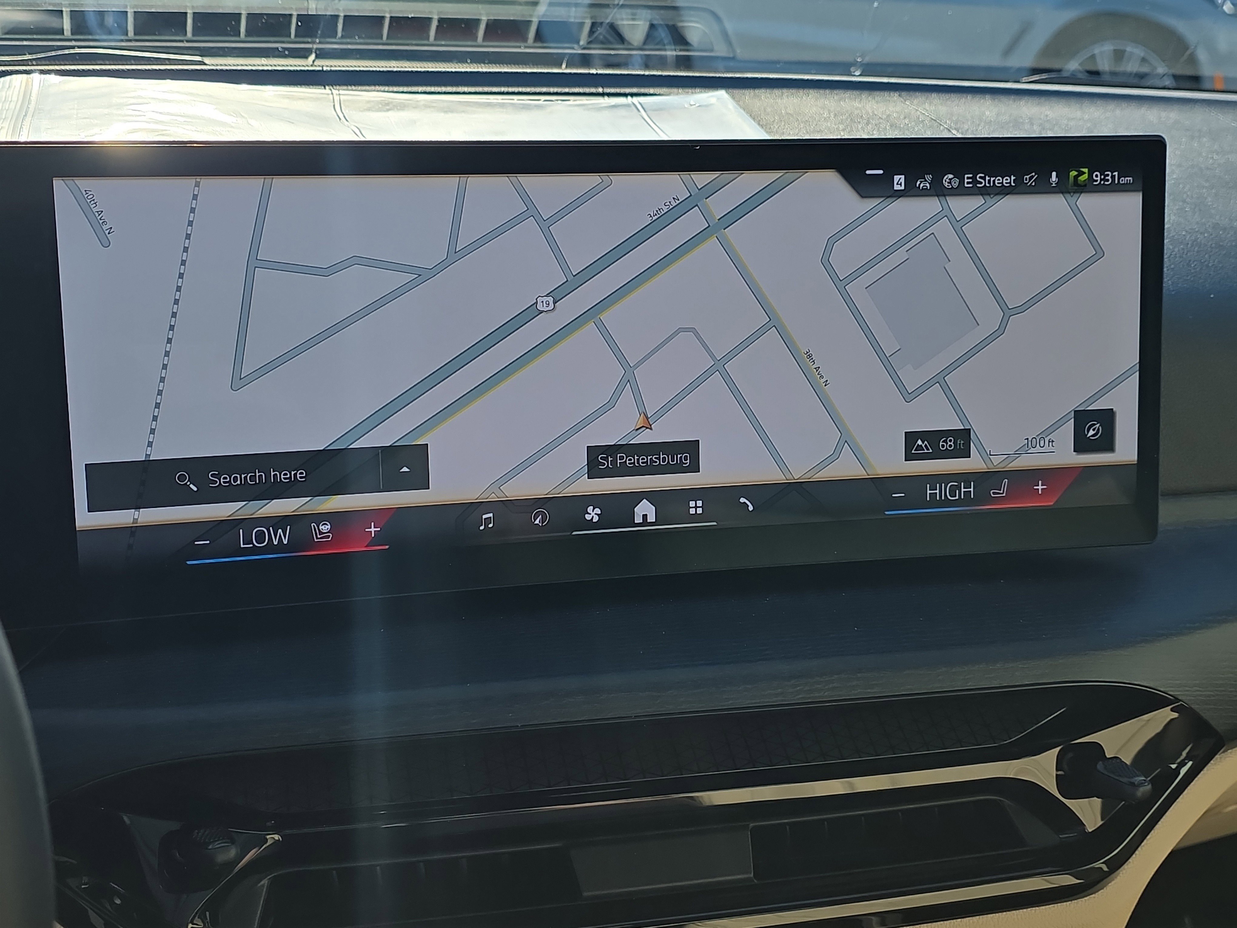 Used 2025 BMW 430i Coupe w/ Premium Package image 16