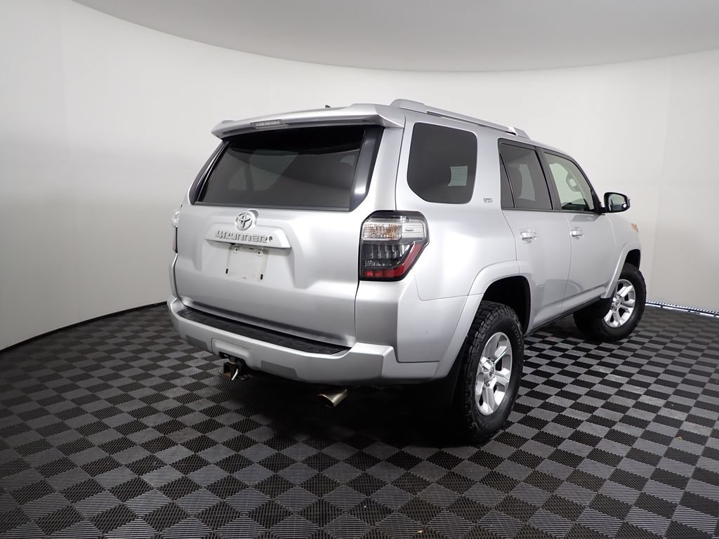 Used 2014 Toyota 4Runner SR5 AWD/4WD image 16