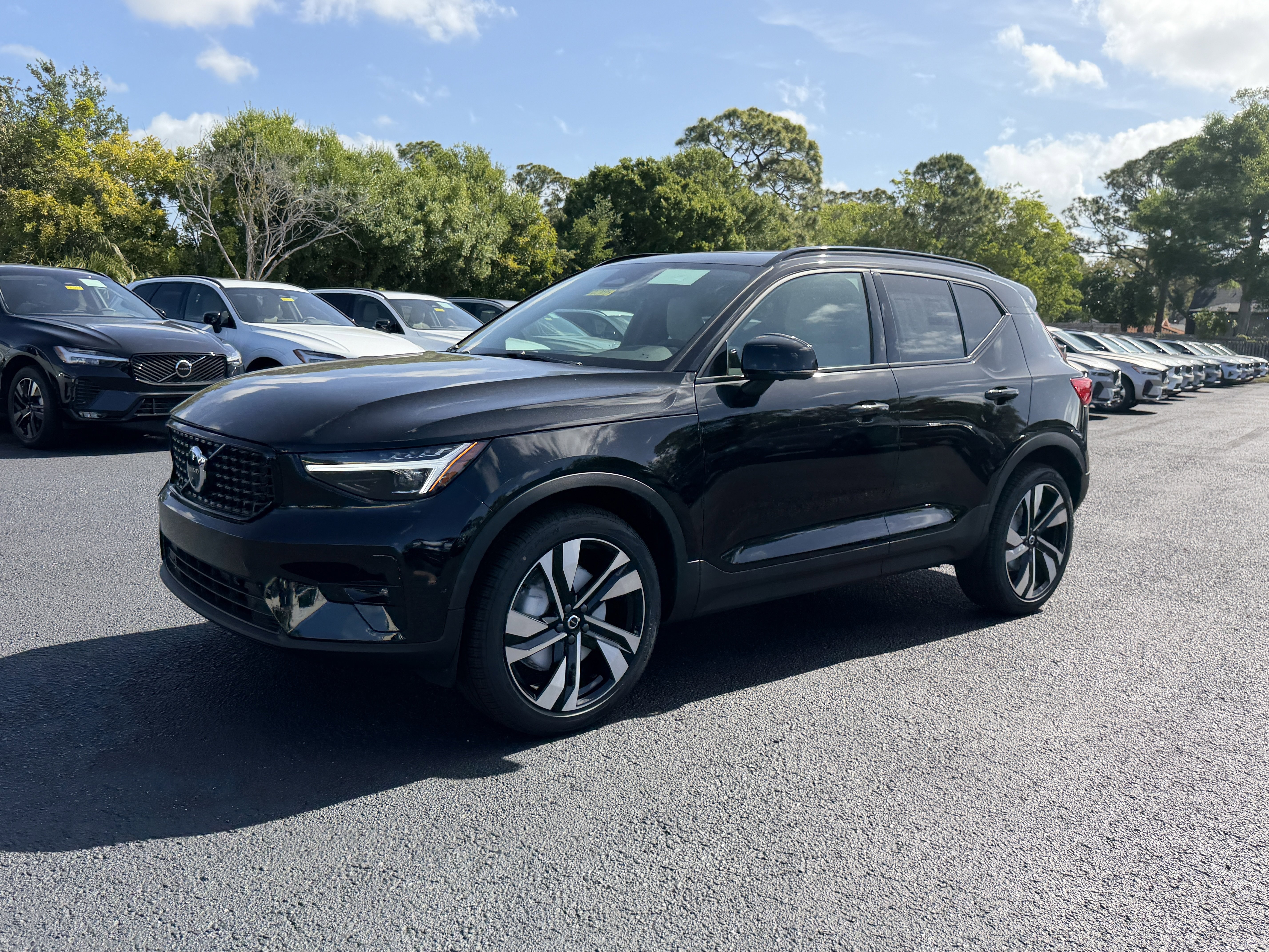 New 2026 Volvo XC40 B5 Ultra w/ Protection Package AWD/4WD image 7