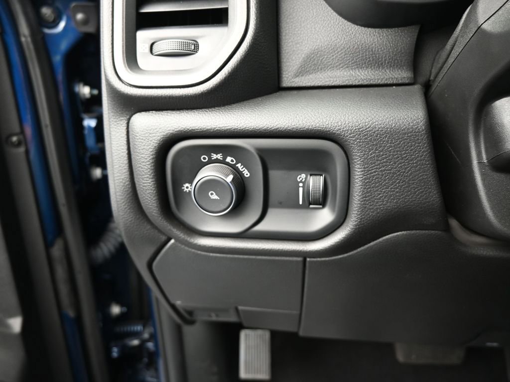 Used 2024 RAM 3500 Tradesman image 34