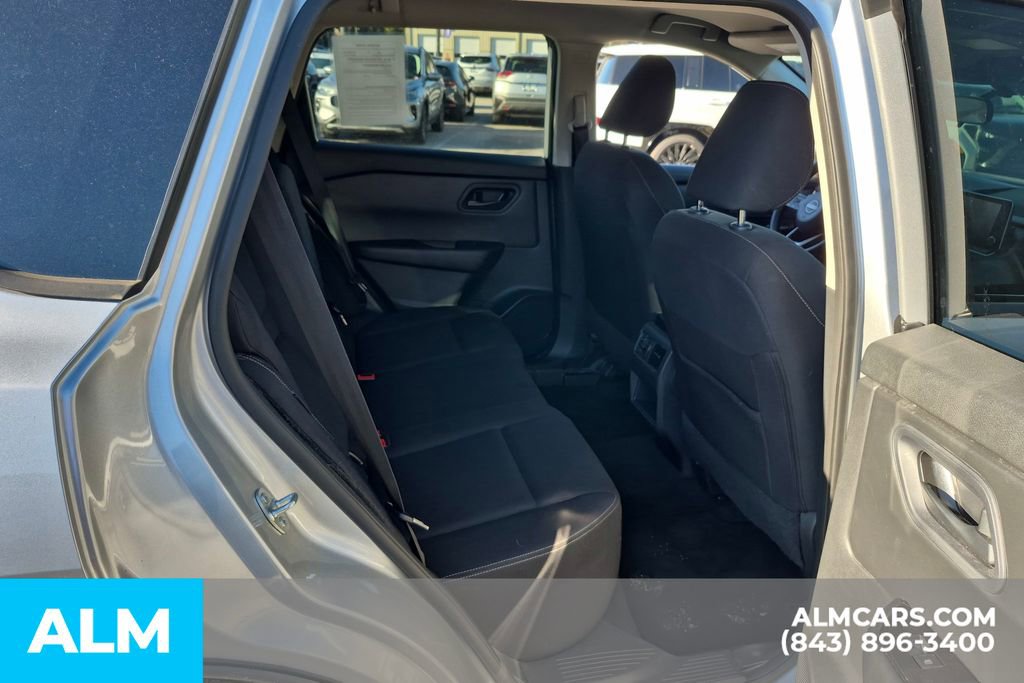 Used 2024 Nissan Rogue S image 19