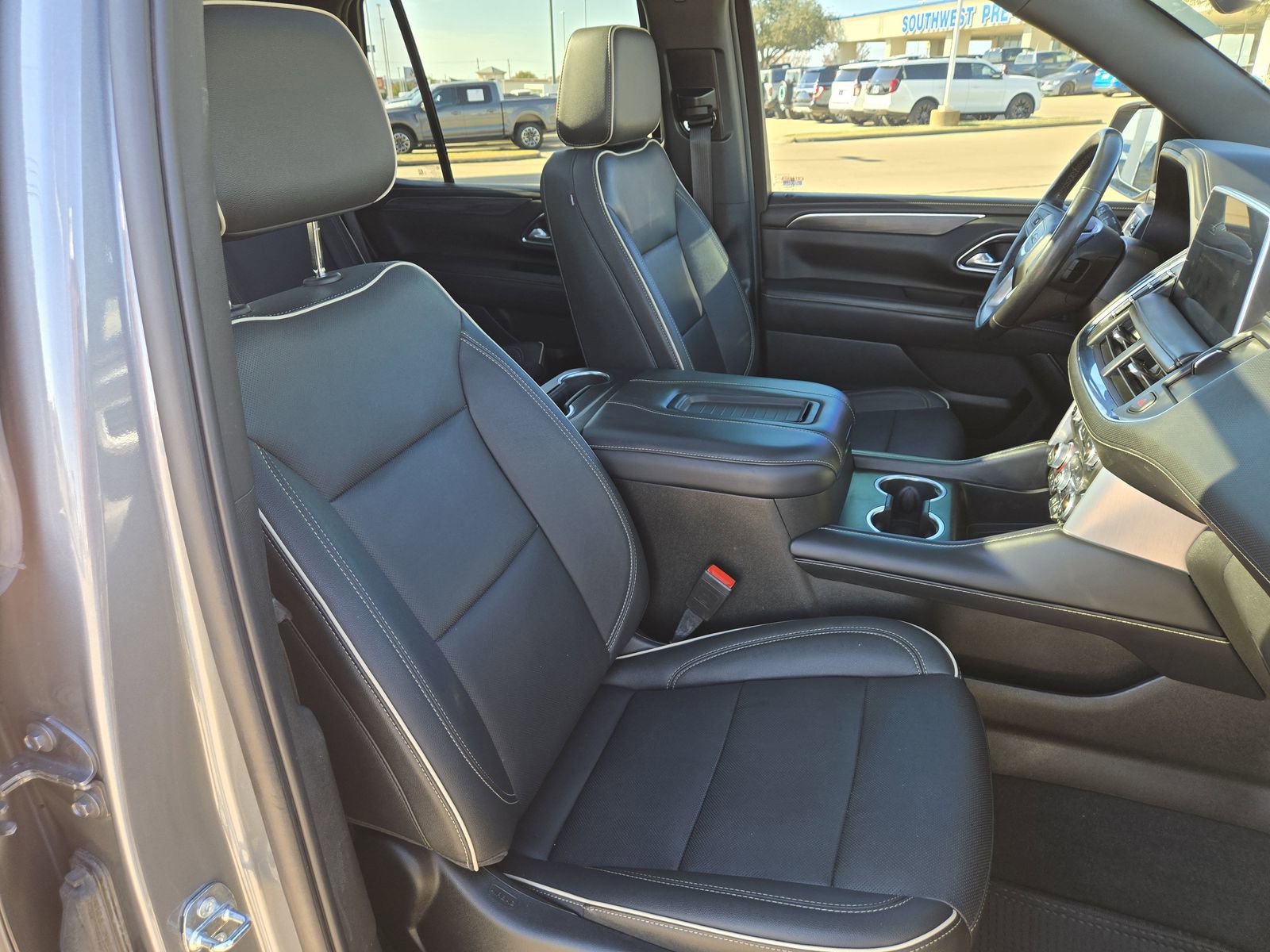 Used 2022 GMC Yukon SLT w/ SLT Luxury Package image 28