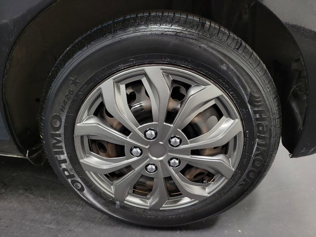 Used 2012 Toyota Yaris LE image 10