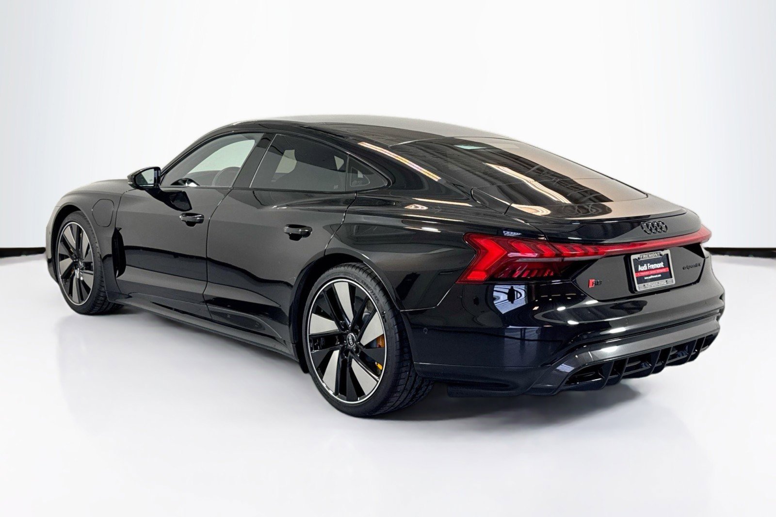 Used 2022 Audi RS e-tron GT w/ Carbon Performance Package image 7