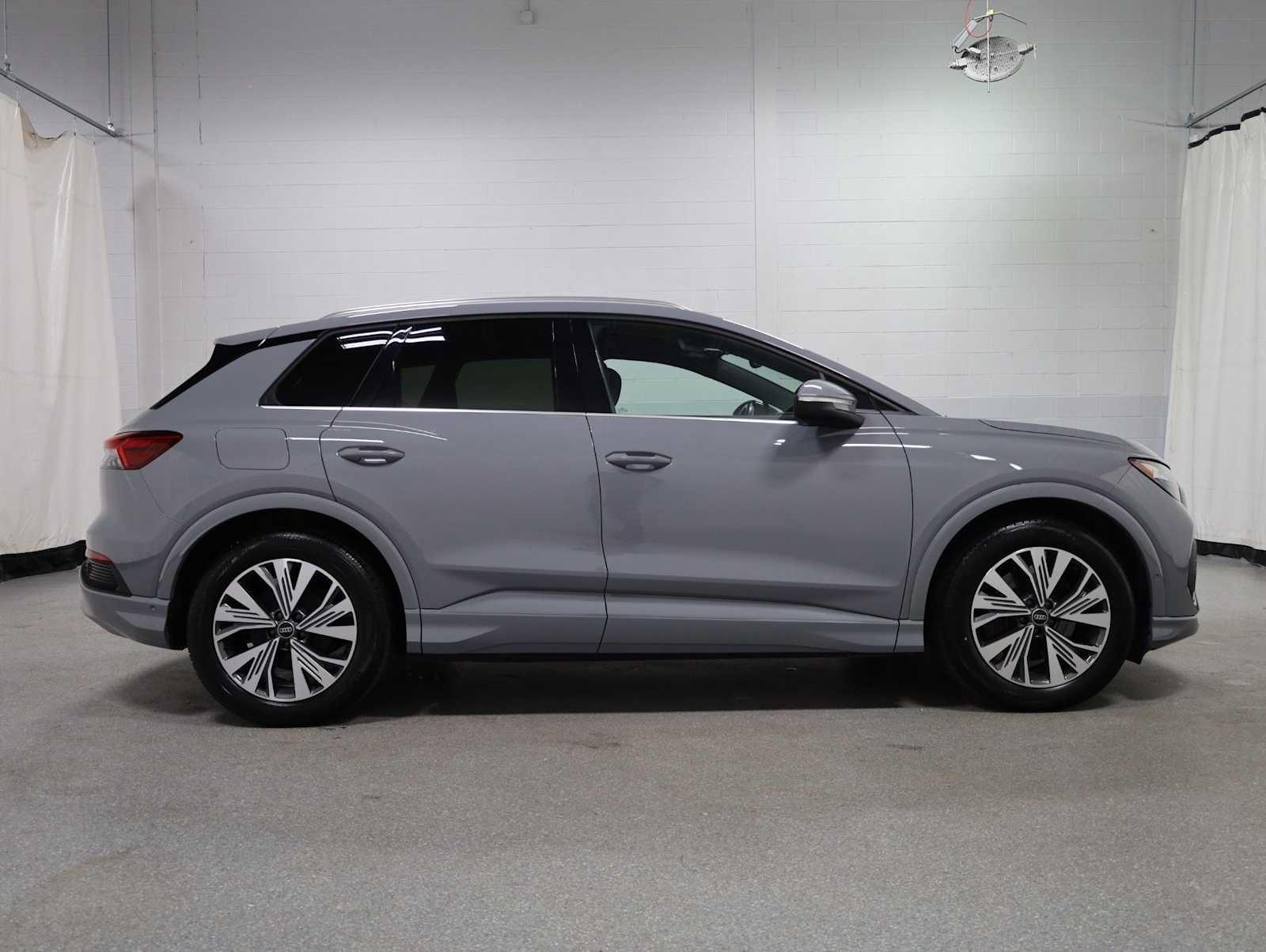 Used 2023 Audi Q4 e-tron Premium Plus w/ Premium Plus RWD image 10
