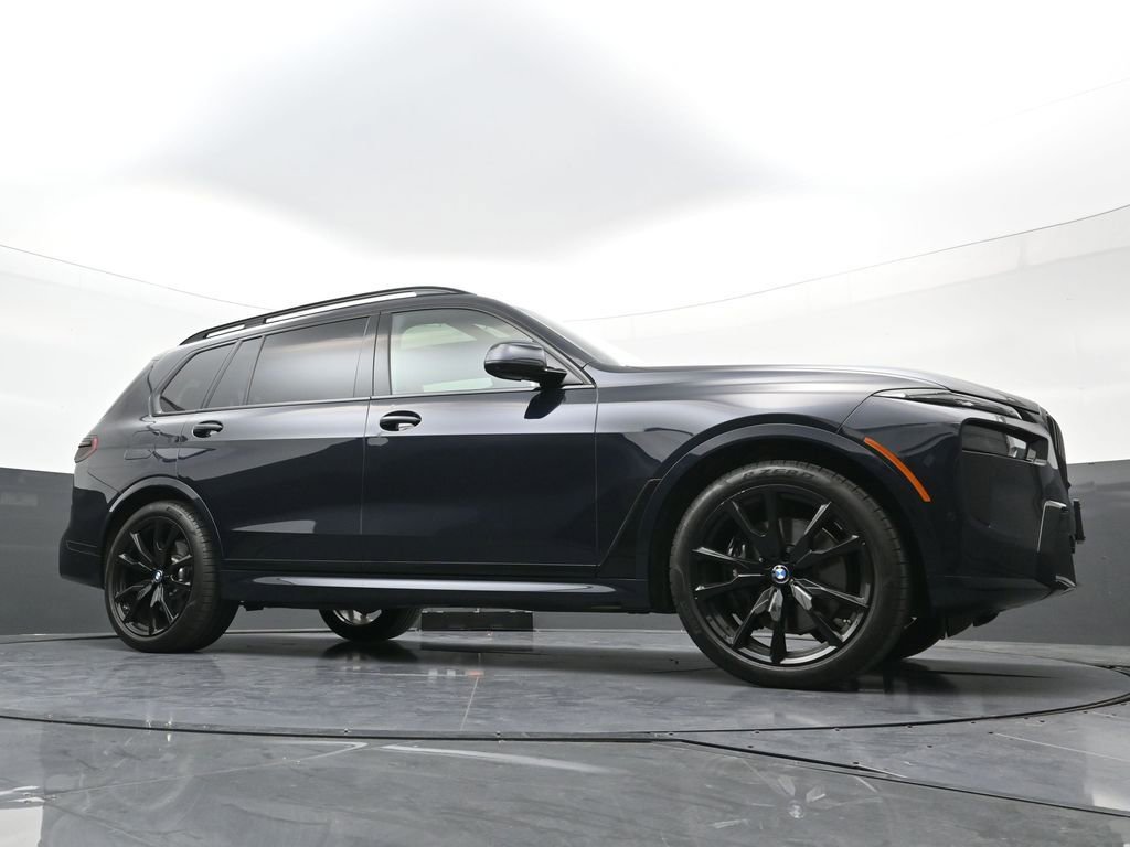 Used 2026 BMW X7 xDrive40i w/ Executive Package image 25