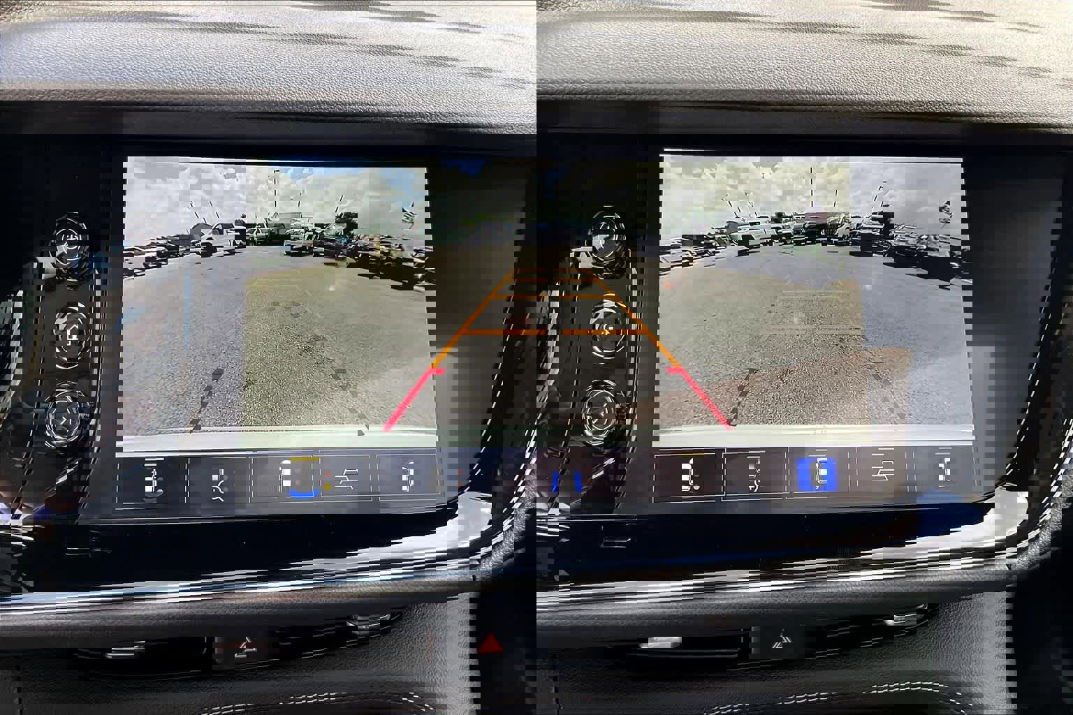 Used 2023 Buick Envision Avenir image 26