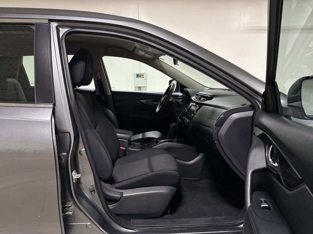 Used 2018 Nissan Rogue S AWD/4WD image 21