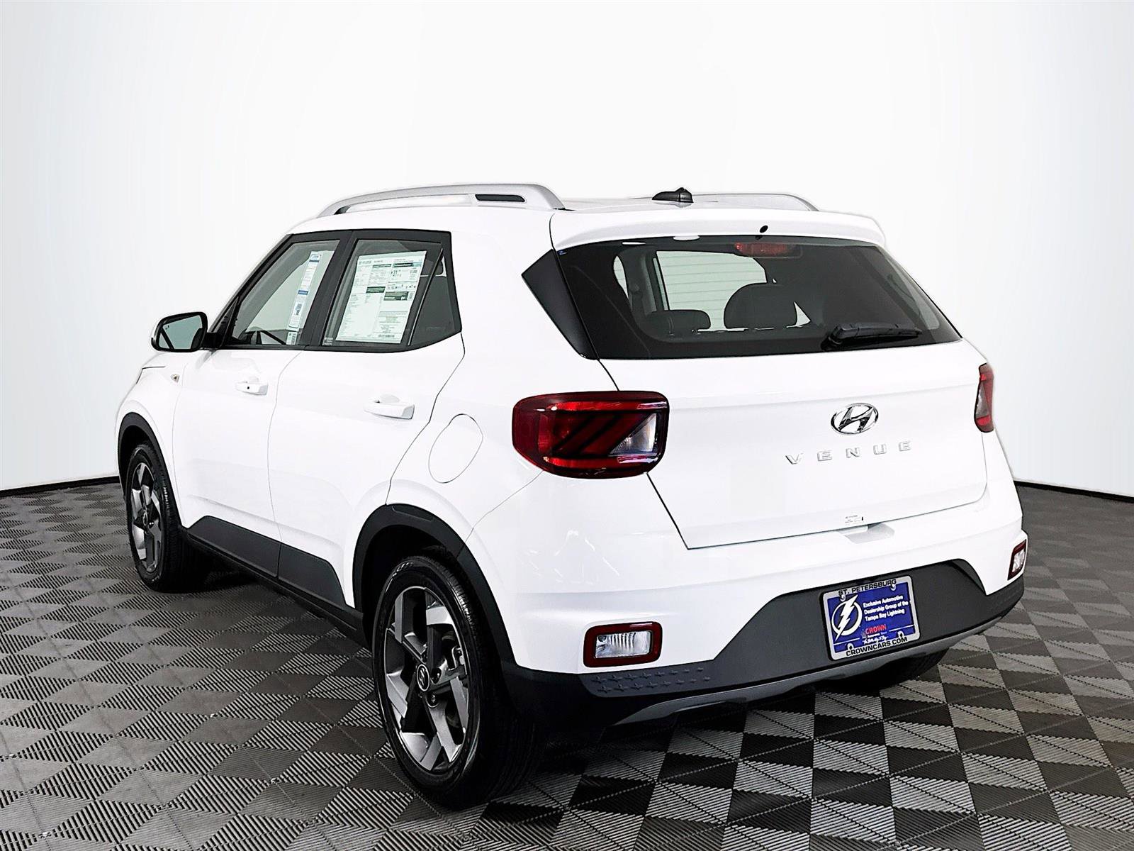 New 2025 Hyundai Venue SEL image 5