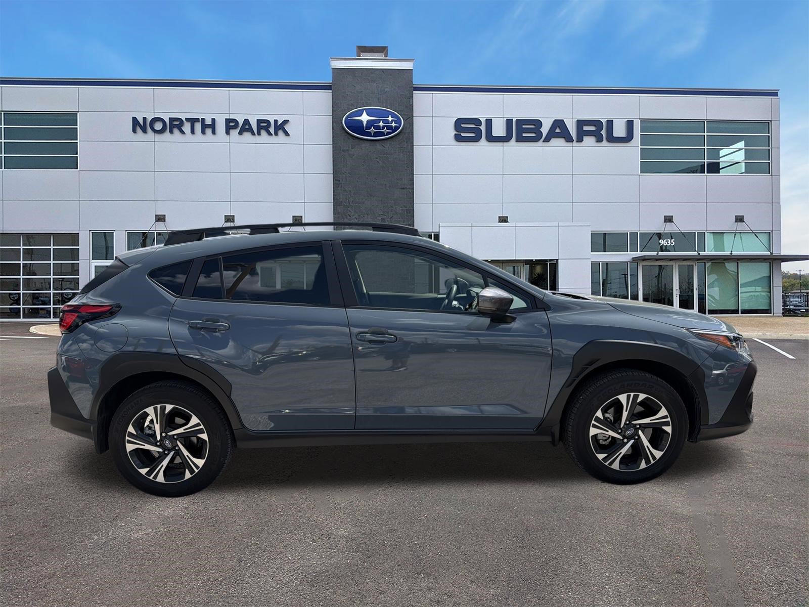 Used 2024 Subaru Crosstrek 2.0i Premium AWD/4WD image 2