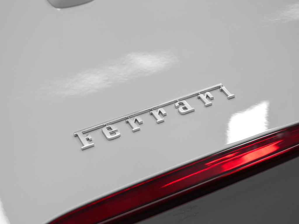 Certified 2019 Ferrari Portofino RWD image 34