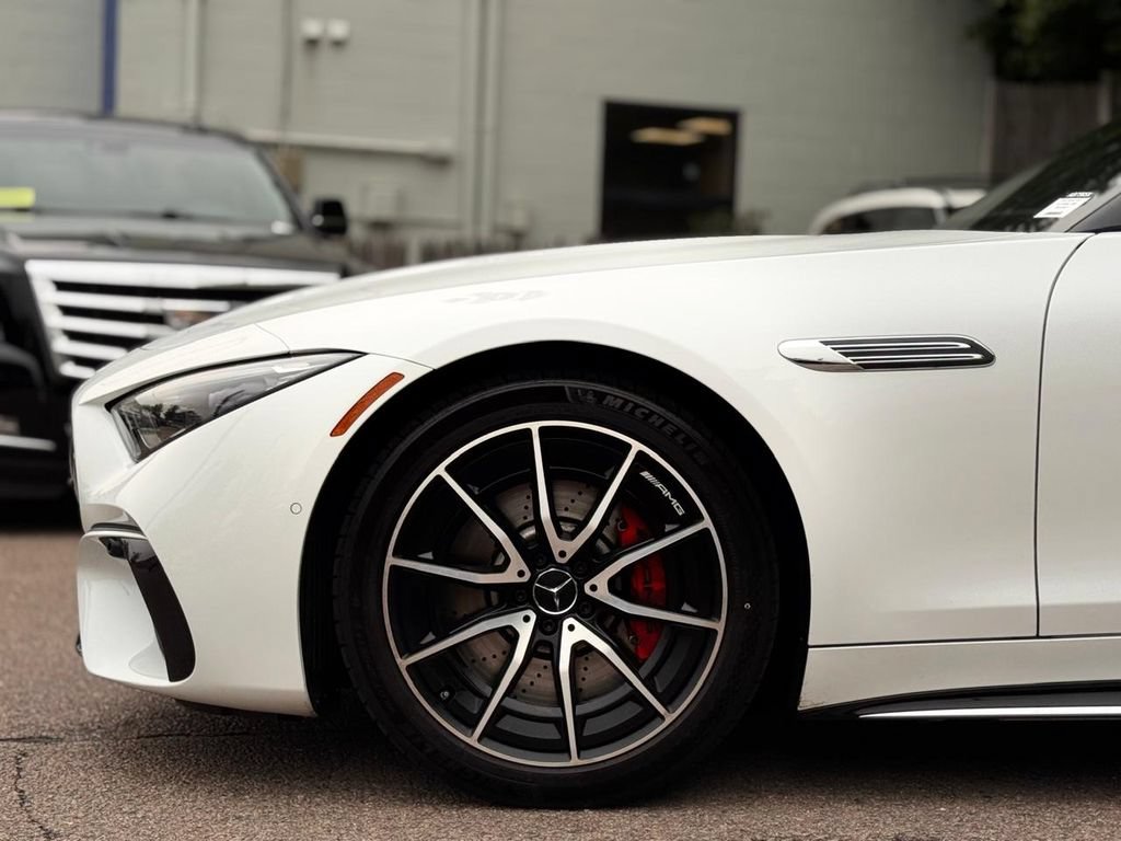 Used 2023 Mercedes-Benz SL 55 AMG 4MATIC w/ Driver Assistance Package image 12