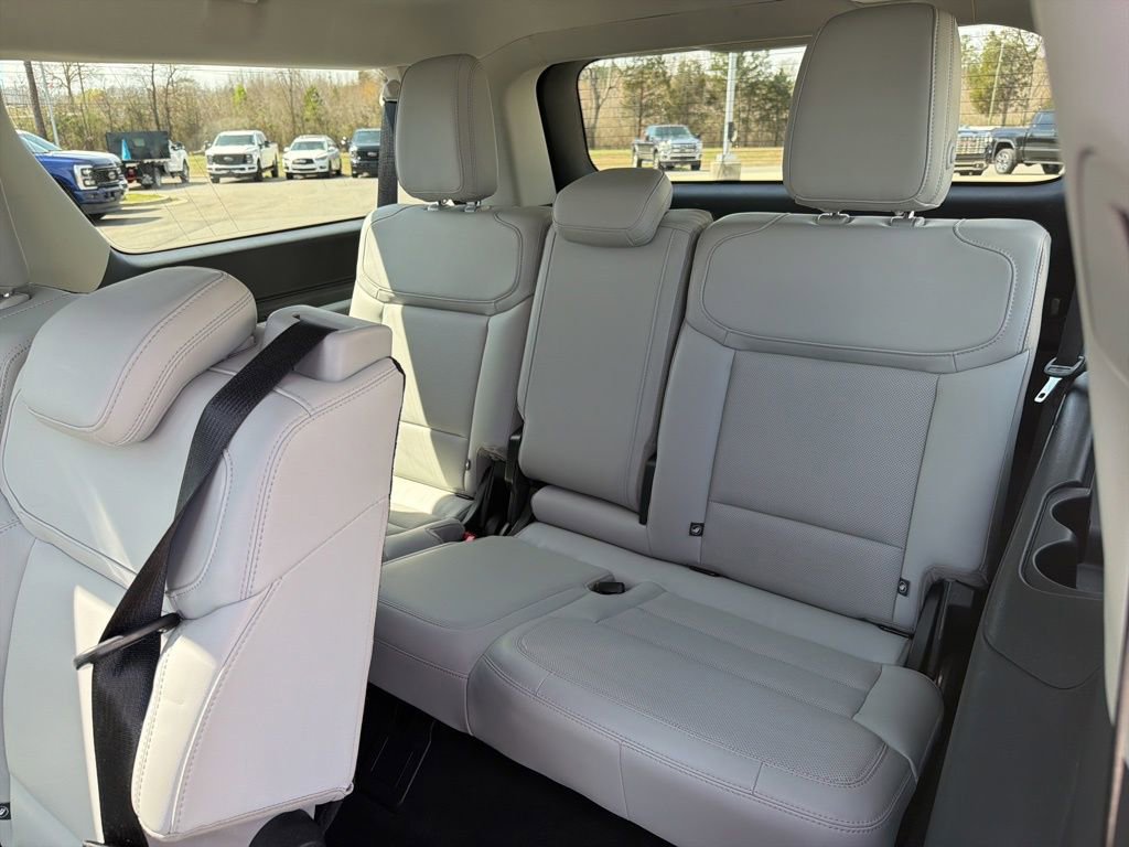 Certified 2025 Ford Expedition Max Platinum image 16