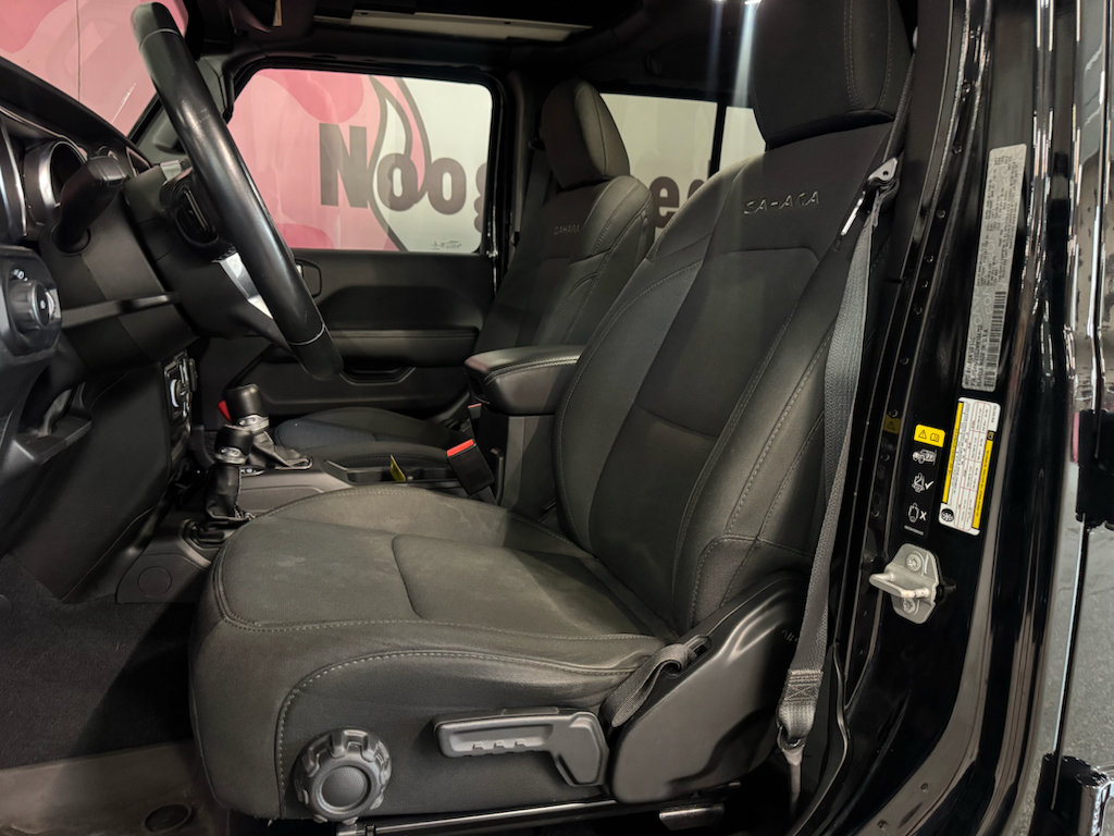 Used 2022 Jeep Wrangler Unlimited Sahara AWD/4WD image 17