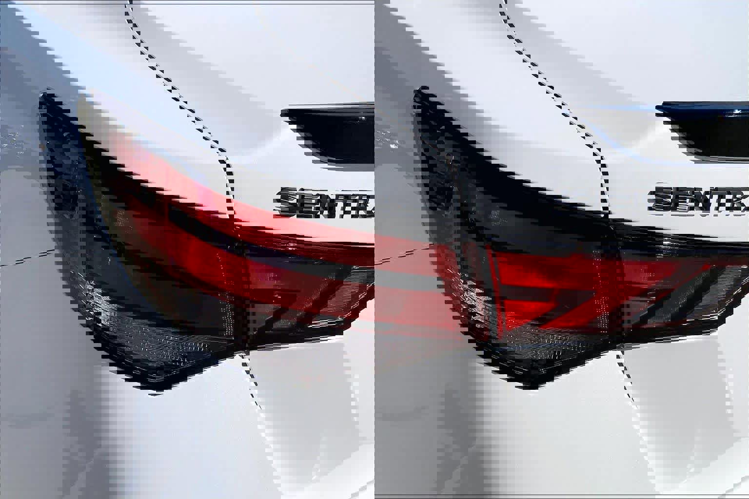 Used 2022 Nissan Sentra SR w/ Midnight Edition image 27