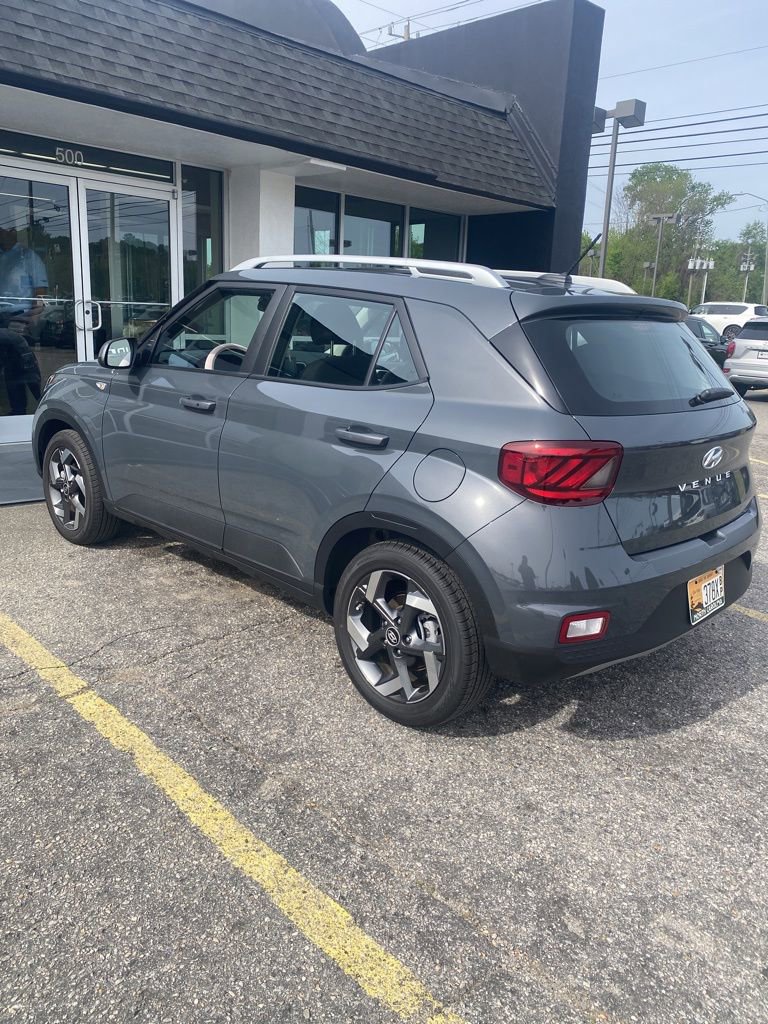 Certified 2026 Hyundai Venue SEL FWD image 3