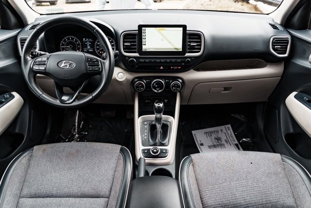 Certified 2020 Hyundai Venue image 22