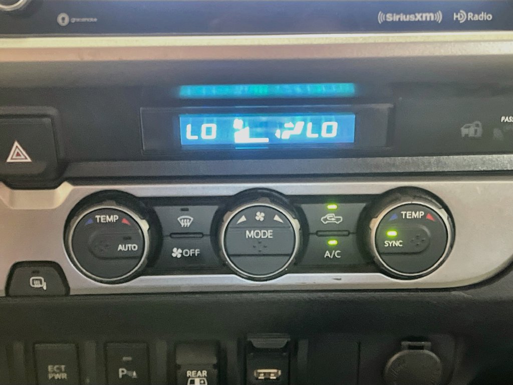 Used 2022 Toyota Tacoma SR5 RWD image 16
