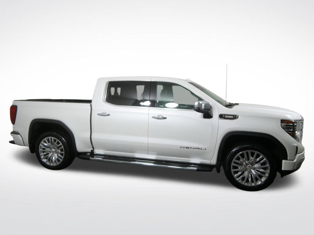 Used 2024 GMC Sierra 1500 Denali w/ Technology Package AWD/4WD image 2