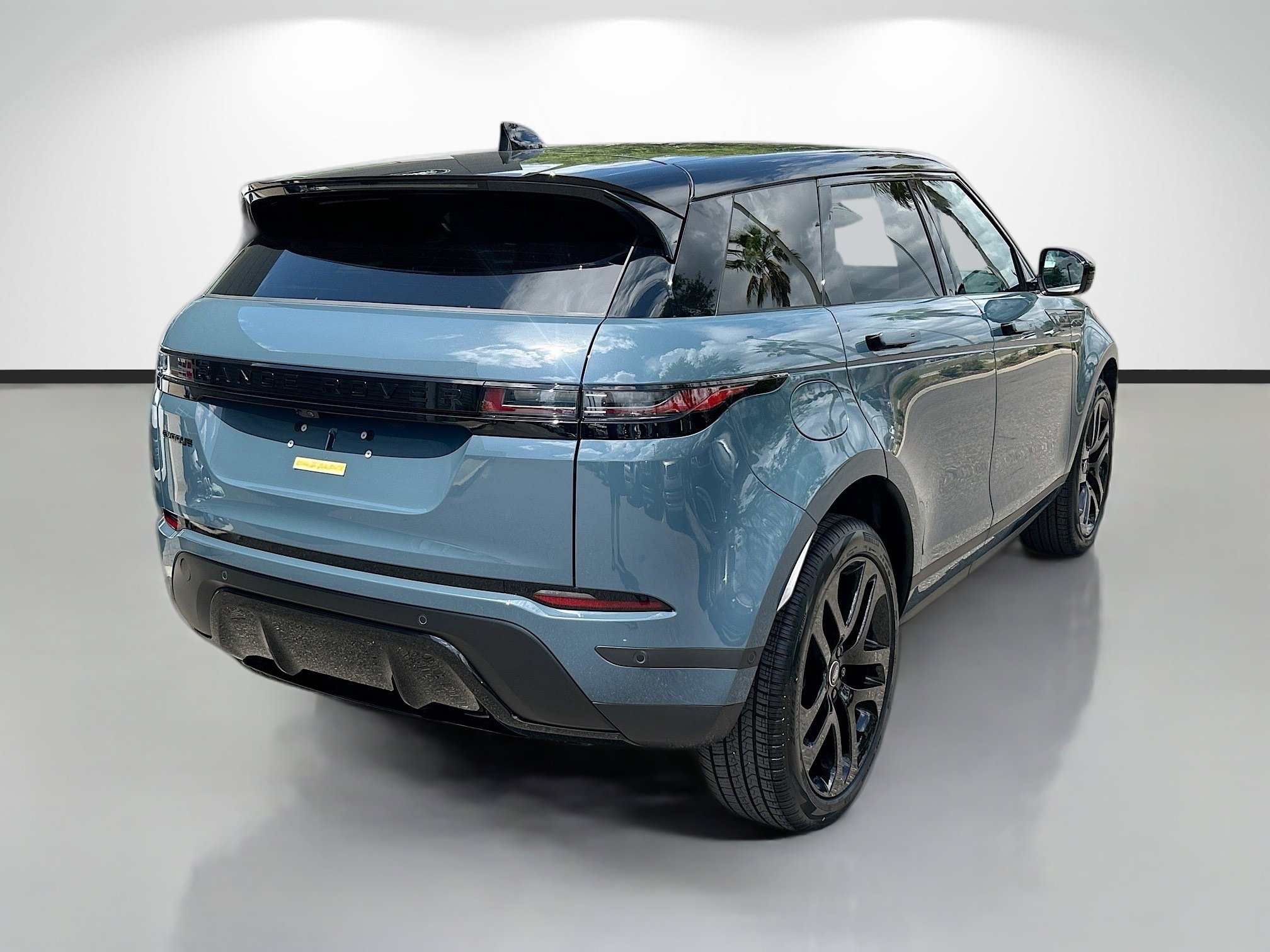 Used 2026 Land Rover Range Rover Evoque S image 4