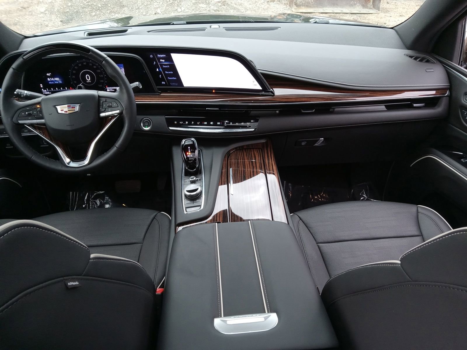 Used 2024 Cadillac Escalade Premium Luxury image 15