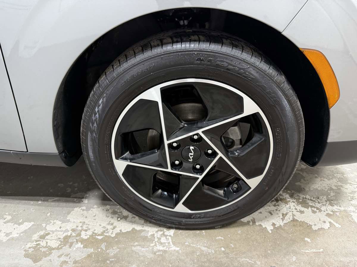 Used 2023 Kia Soul EX image 6