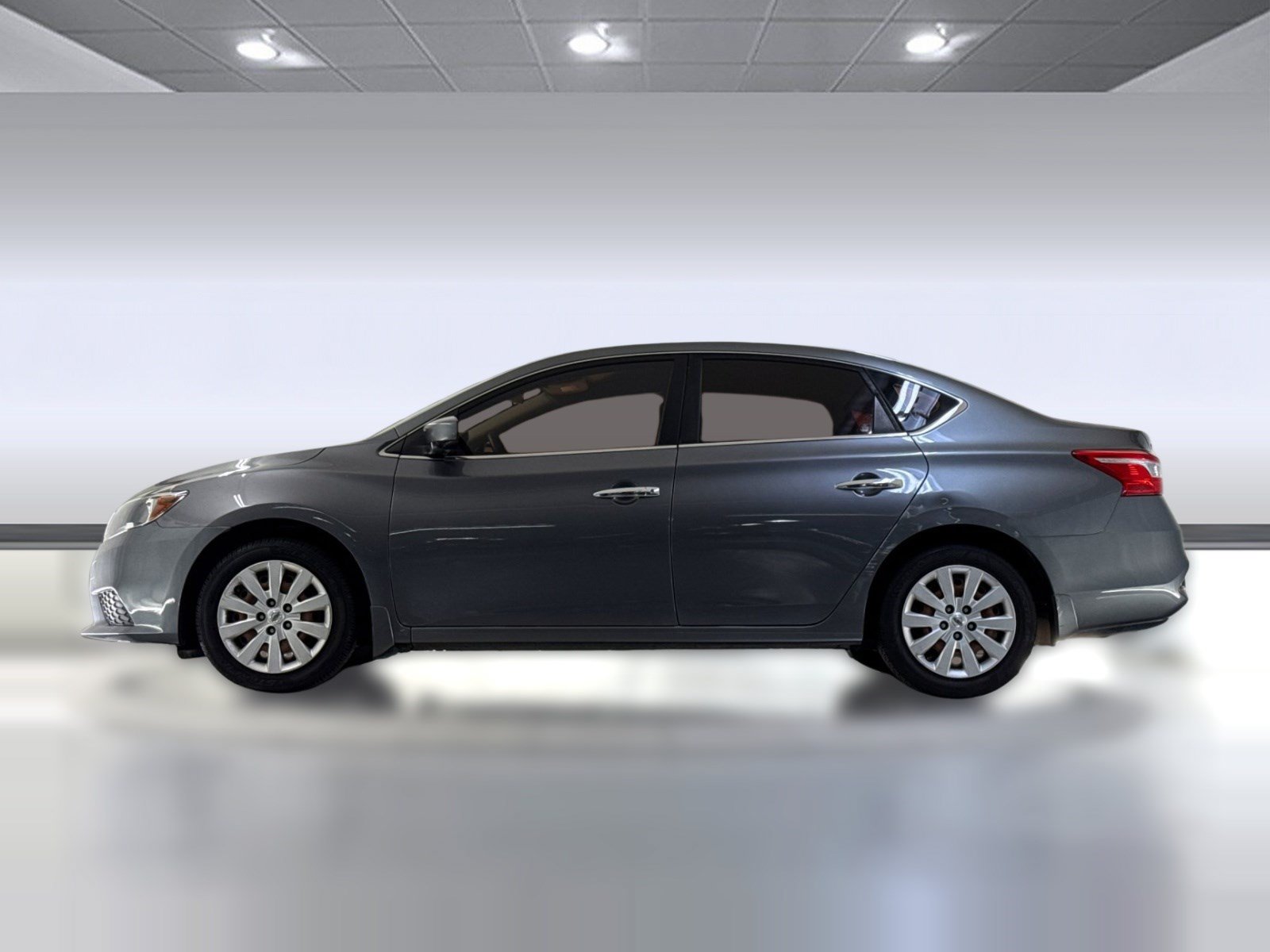 Used 2016 Nissan Sentra S FWD image 2
