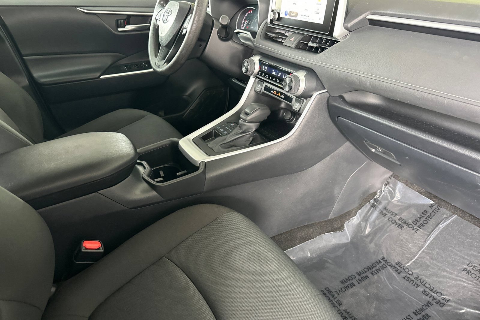 Used 2025 Toyota RAV4 XLE AWD/4WD image 18