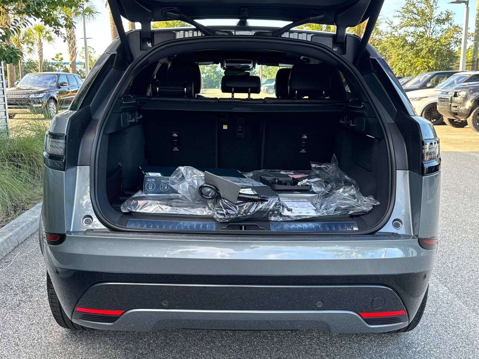 New 2026 Land Rover Range Rover Velar Dynamic SE image 11