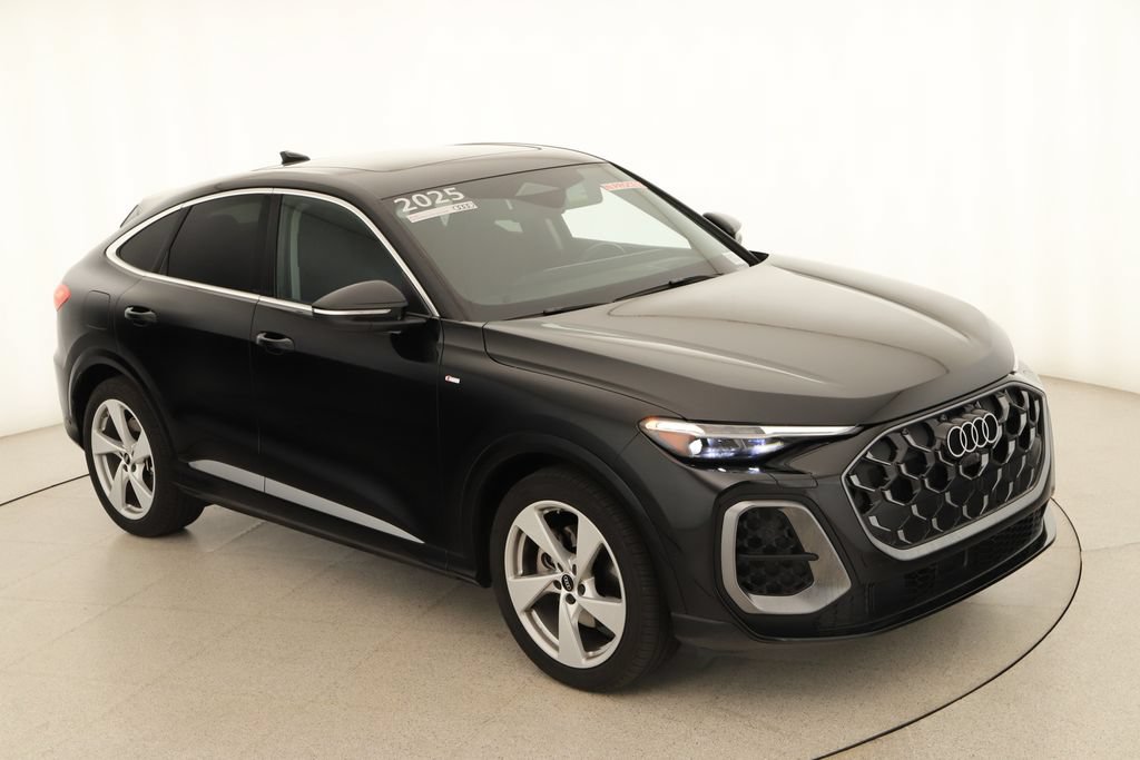 Certified 2025 Audi Q5 Prestige w/ 20" Wheel Package AWD/4WD image 35