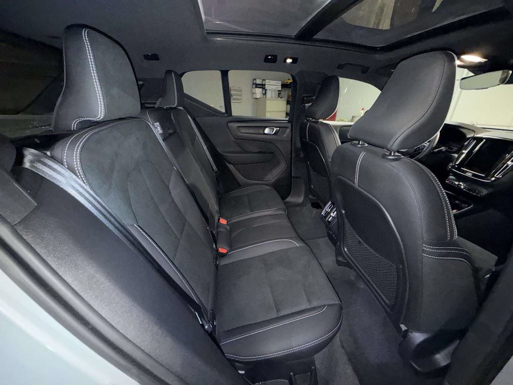 Used 2024 Volvo XC40 B5 Ultimate w/ Protection Package Premier AWD/4WD image 16