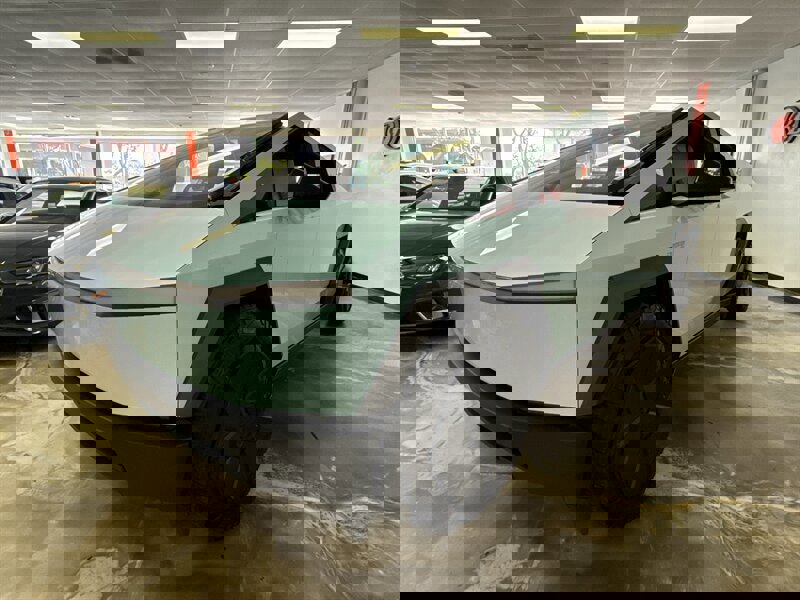 Used 2024 Tesla Cybertruck AWD Crew Cab image 8