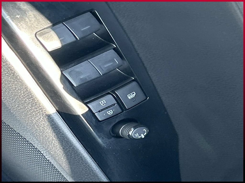 Used 2025 Toyota Camry Hybrid FWD image 18