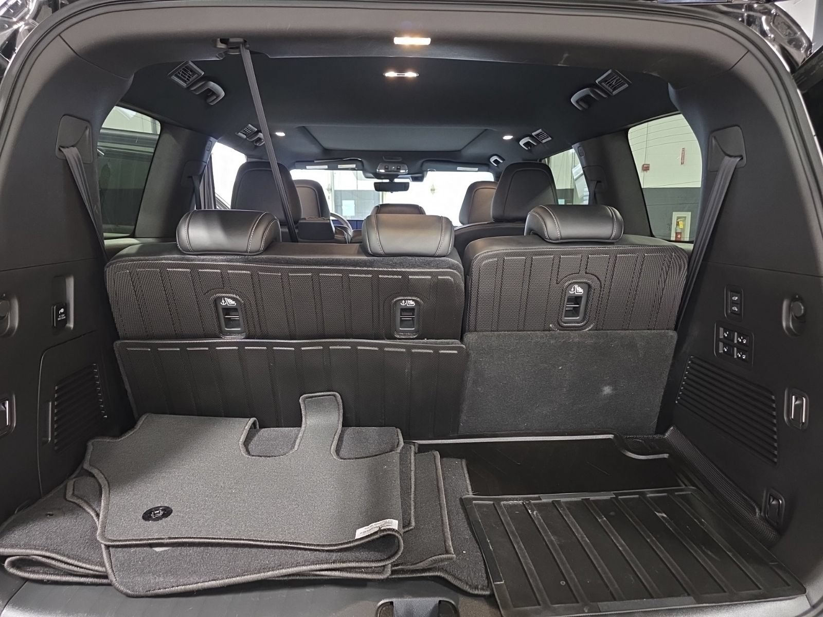 Certified 2025 Nissan Armada PRO-4X w/ Pro-4X Premium Package AWD/4WD image 27