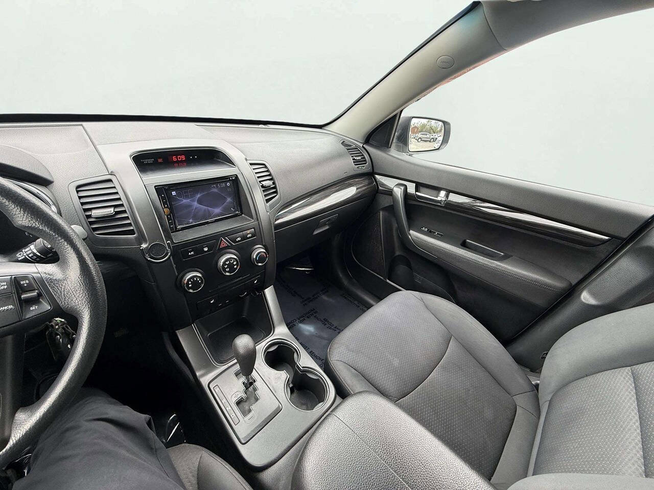 Used 2013 Kia Sorento LX w/ Convenience Pkg image 19