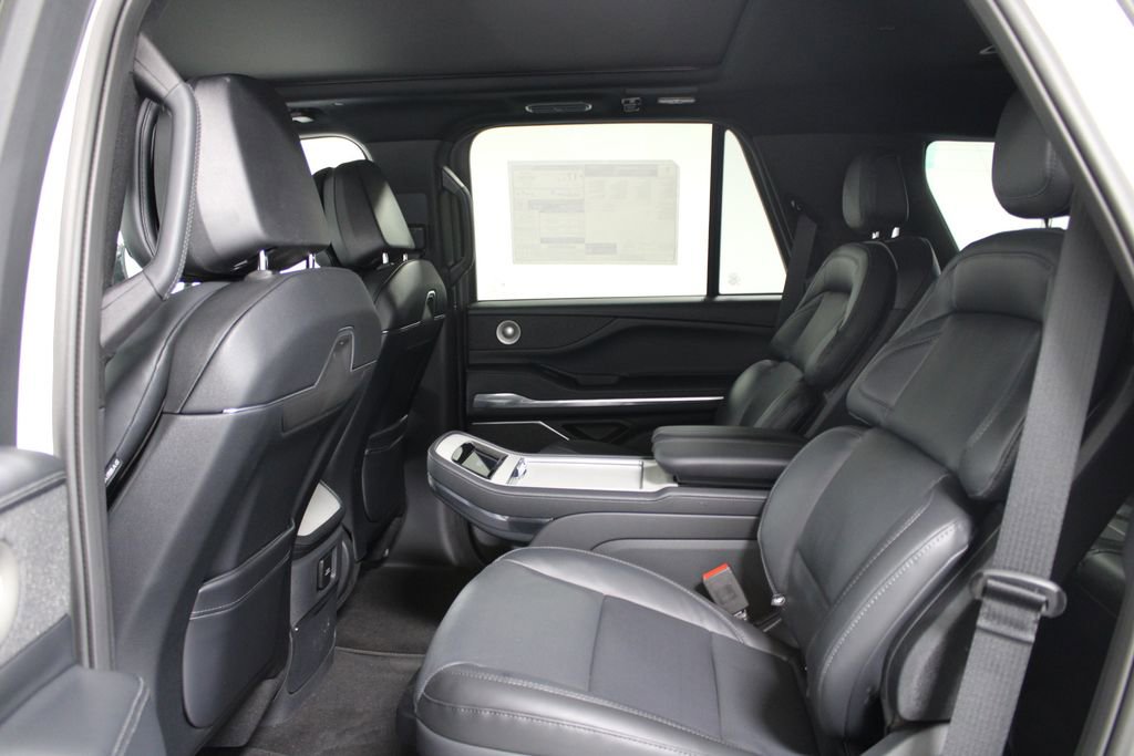 New 2026 Lincoln Navigator Reserve w/ Jet Appearance Package AWD/4WD image 31