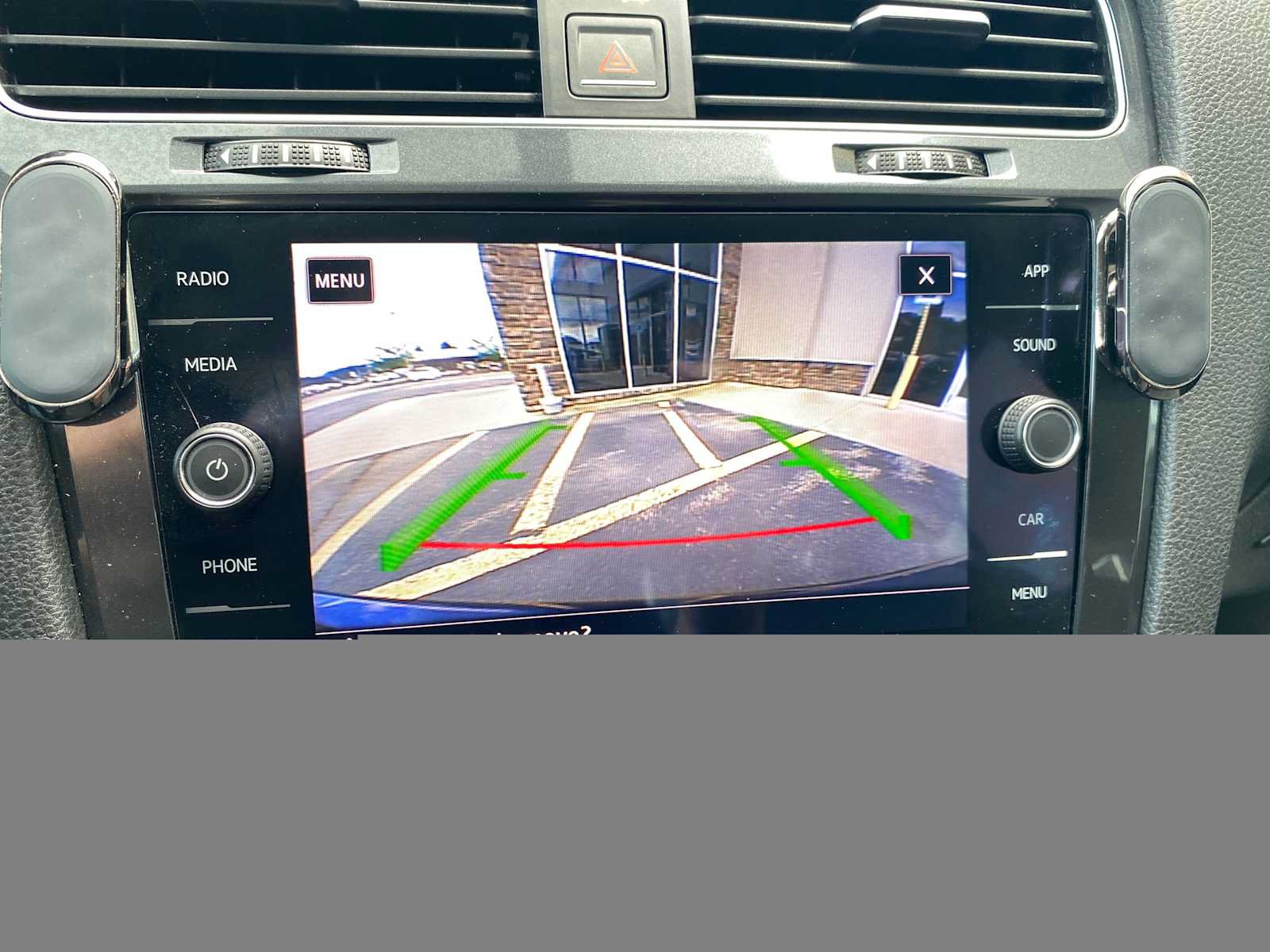 Used 2017 Volkswagen e-Golf SE FWD image 19