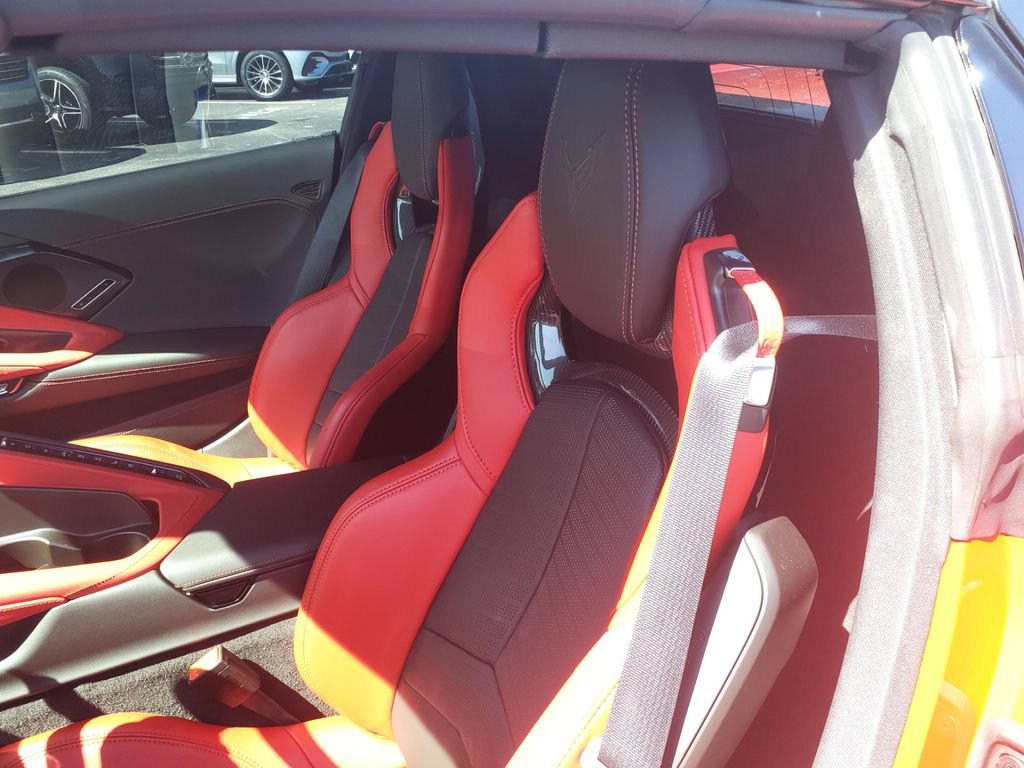 Used 2025 Chevrolet Corvette Z06 w/ Stealth Interior Trim Package RWD image 17