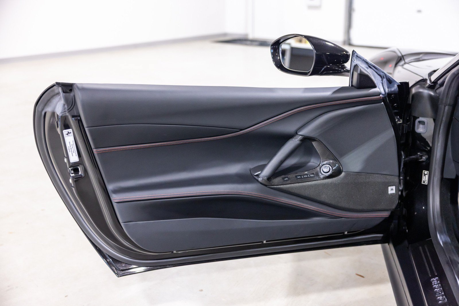 Used 2021 Ferrari 812 GTS RWD image 29