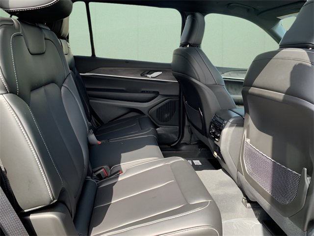 New 2025 Jeep Grand Cherokee L Limited w/ Luxury Tech Group II image 36