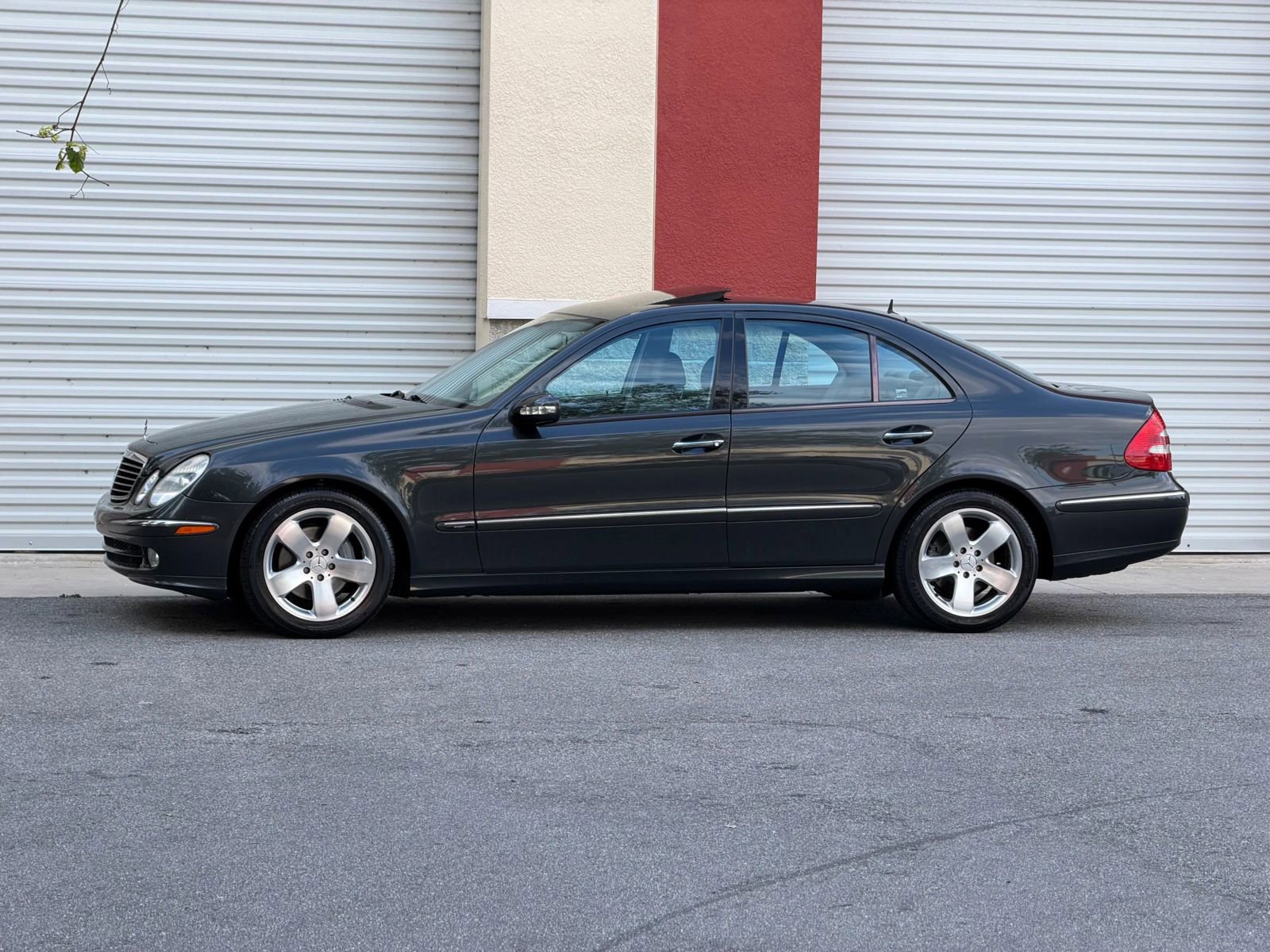 Used 2003 Mercedes-Benz E 500 Sedan image 17