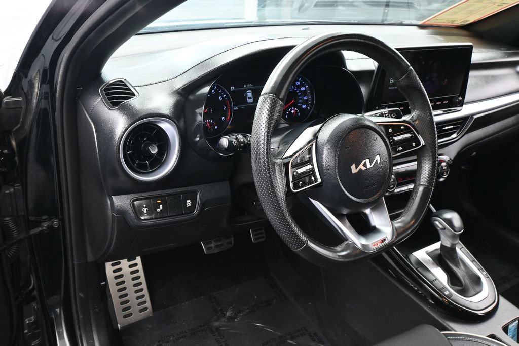 Used 2023 Kia Forte GT-Line w/ GT-Line Technology Package FWD image 13