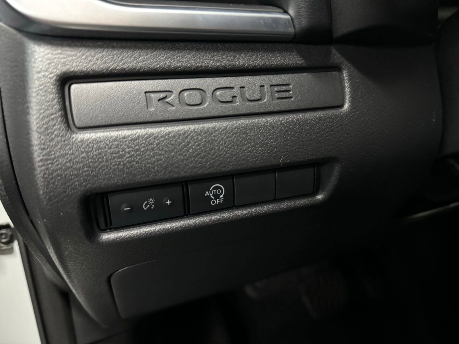 Used 2024 Nissan Rogue S image 18