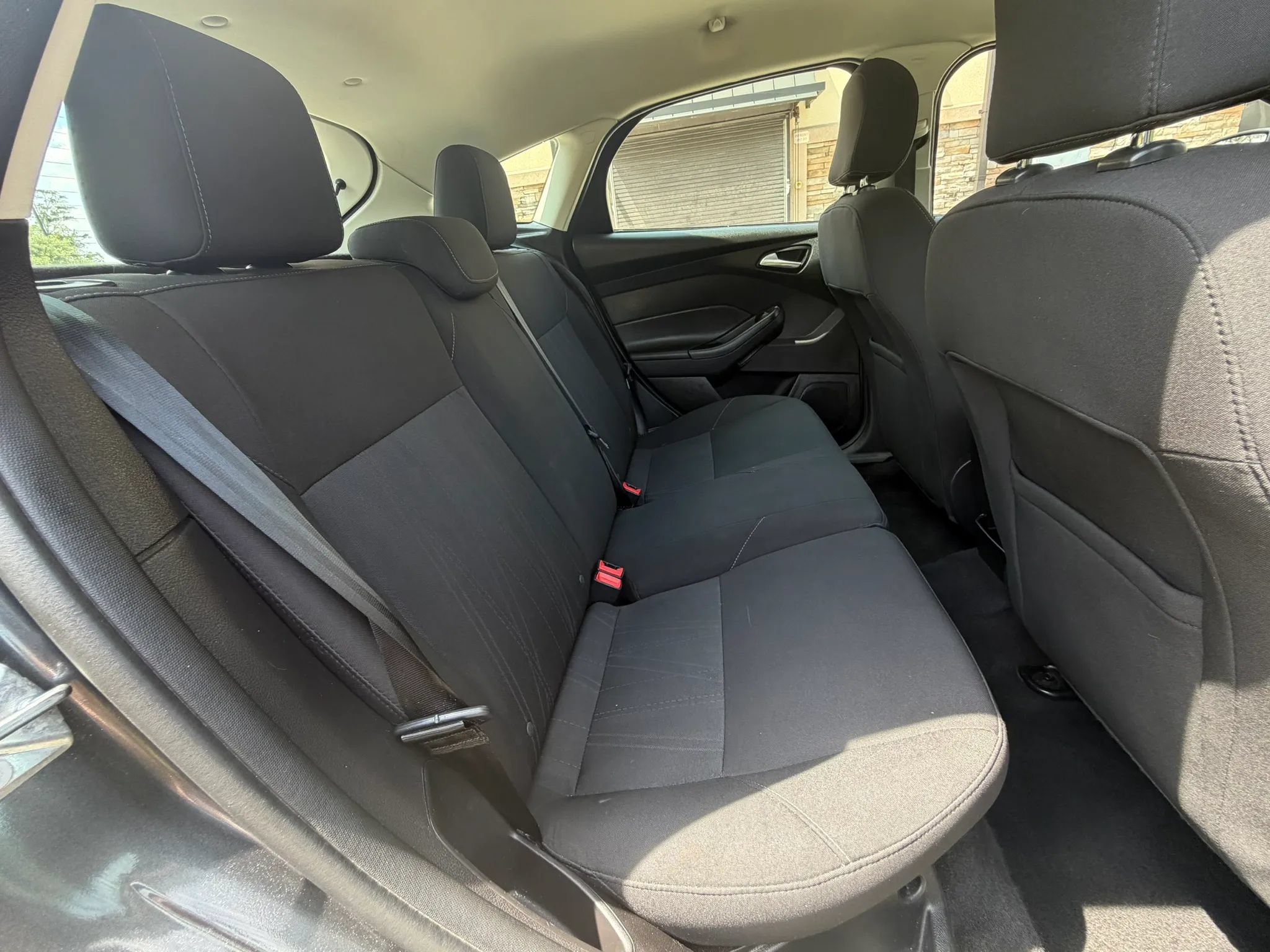 Used 2017 Ford Focus SE FWD image 30